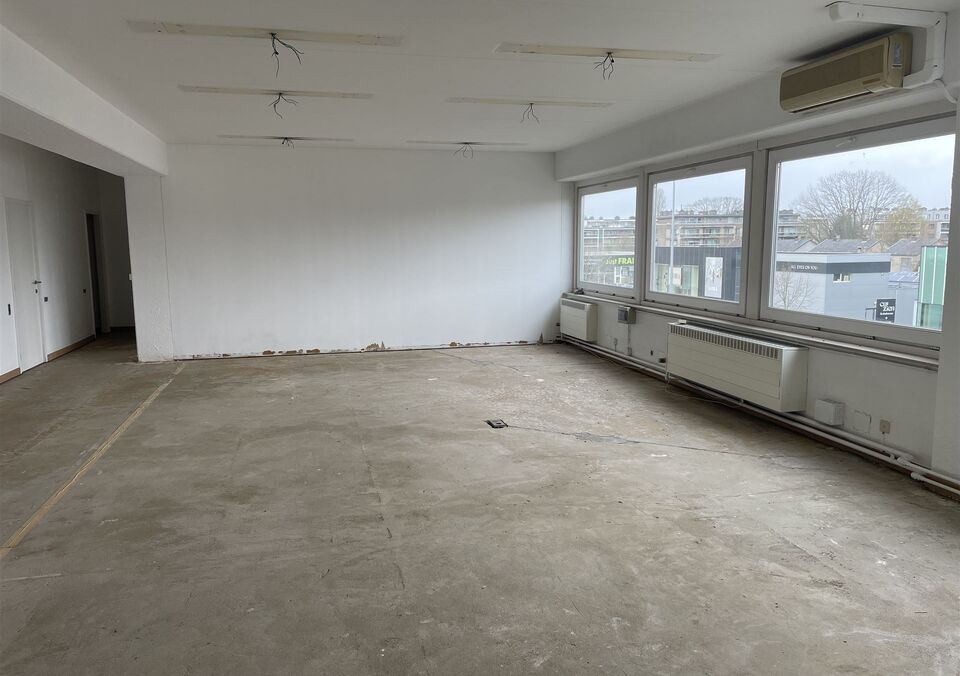 Bedrijfsgebouw te huur in HASSELT