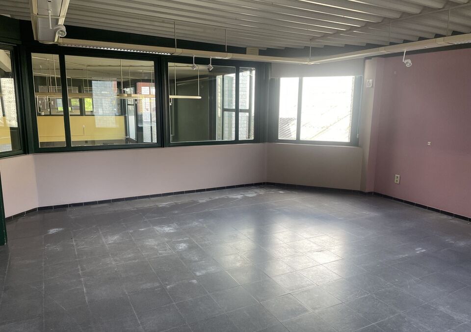 Bedrijfsgebouw te koop in GENK