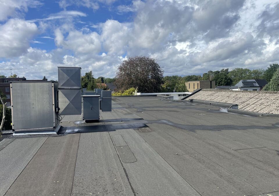 Bedrijfsgebouw te koop in GENK