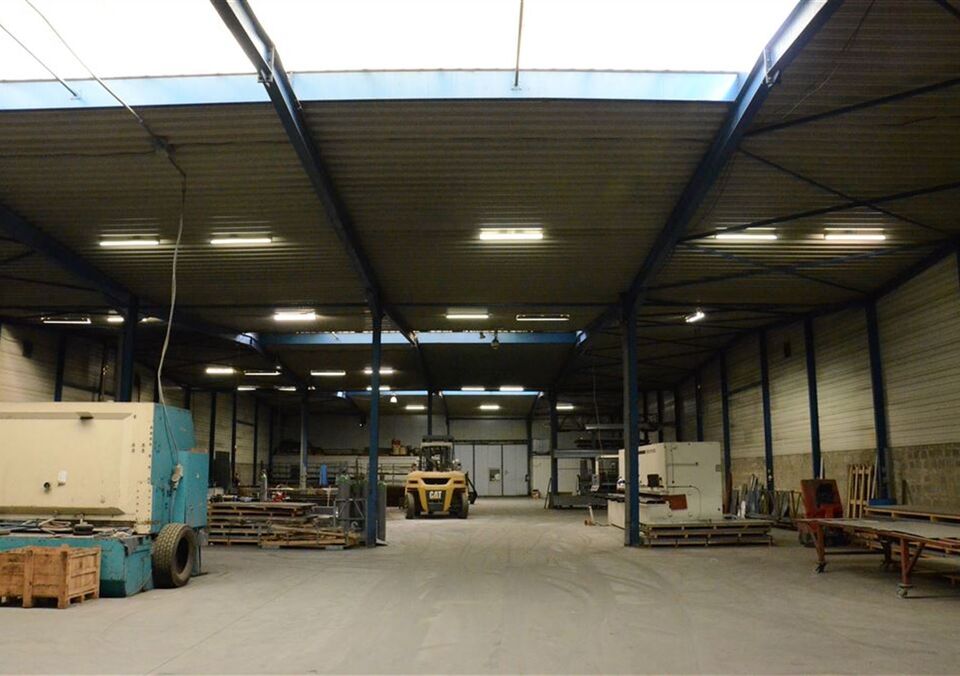 Bedrijfsgebouw te koop in ZUTENDAAL
