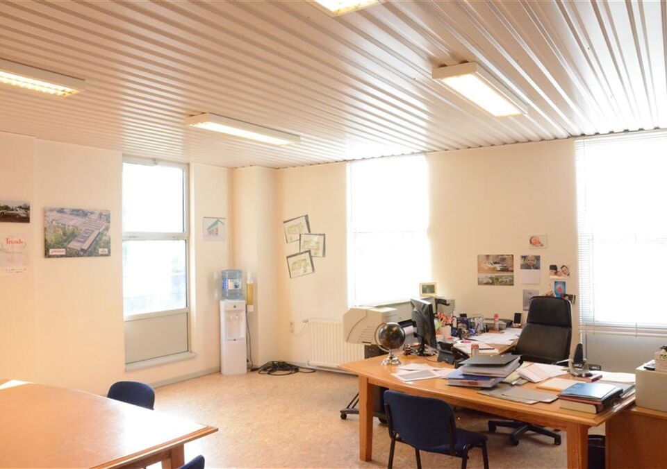 Bedrijfsgebouw te koop in ZUTENDAAL