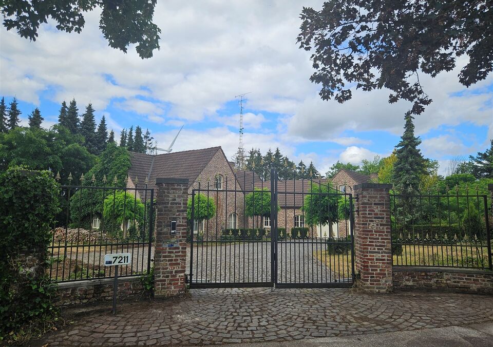 Bedrijfsgebouw te koop in ZUTENDAAL