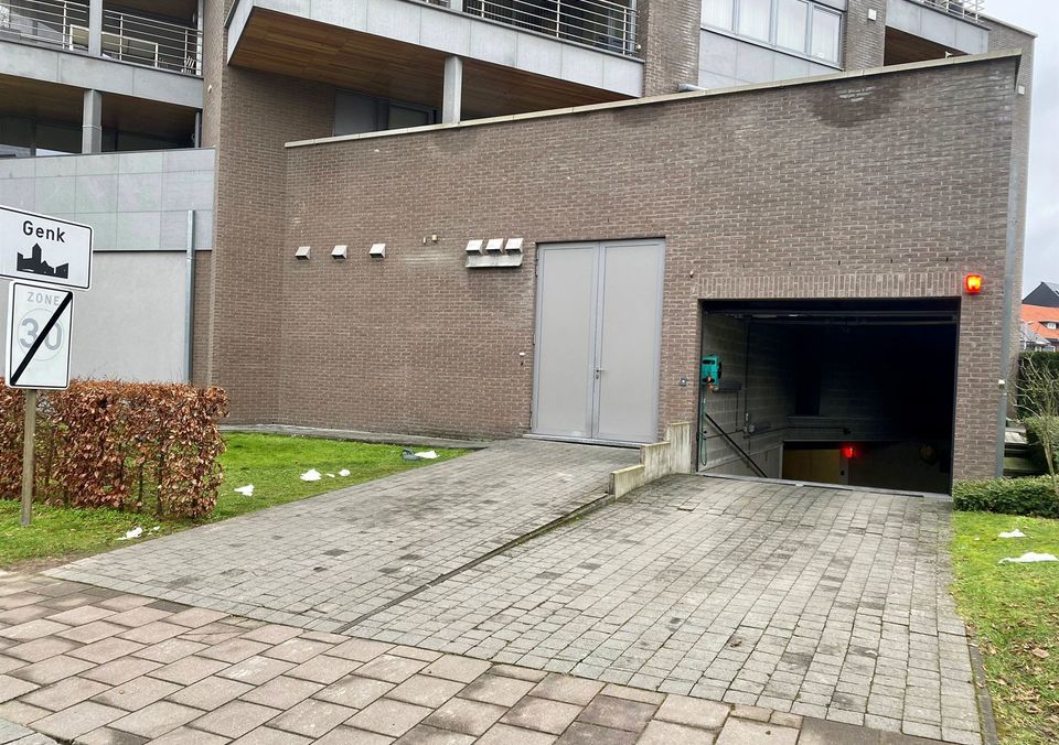 Garage staanplaats te koop in GENK