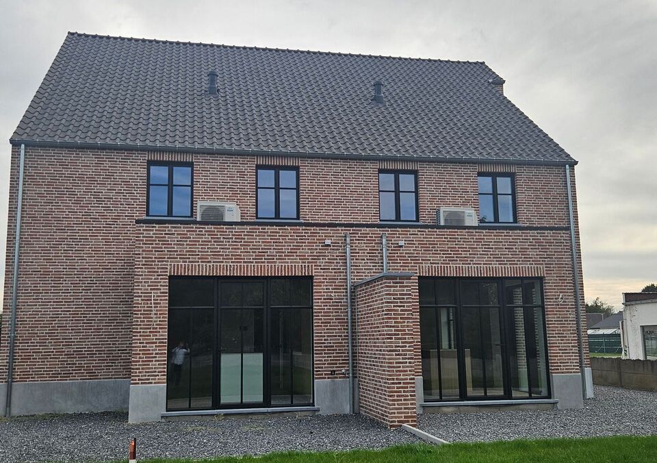 Half open bebouwing te koop in ELLIKOM