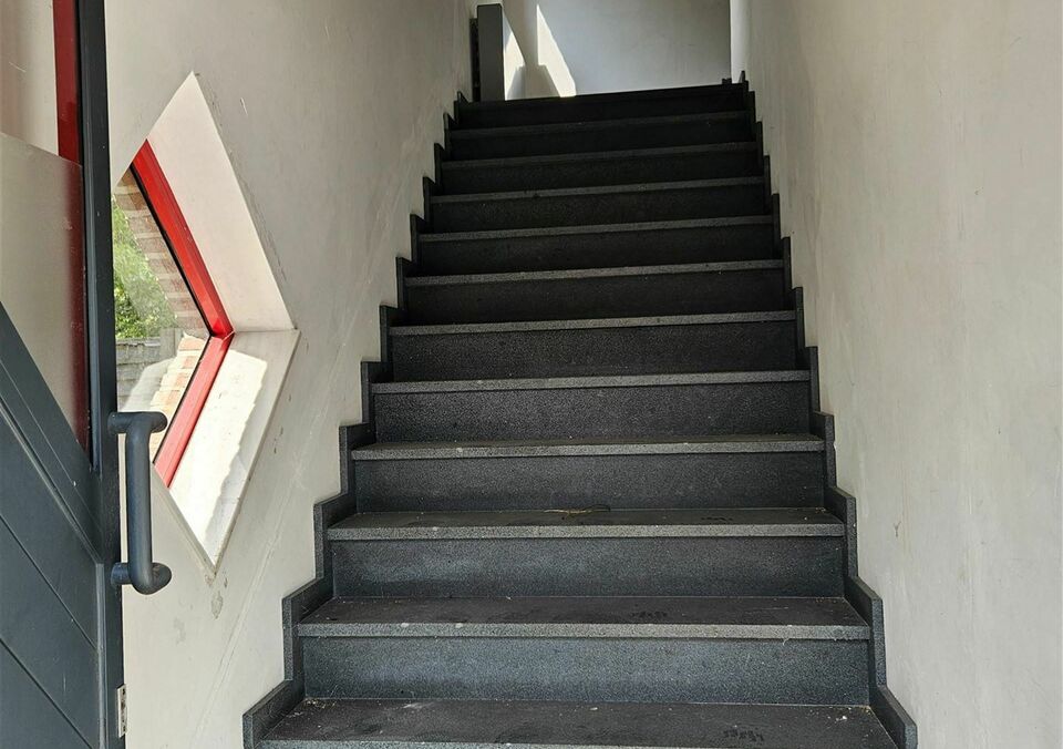 Handelspand met woonst te huur in GENK