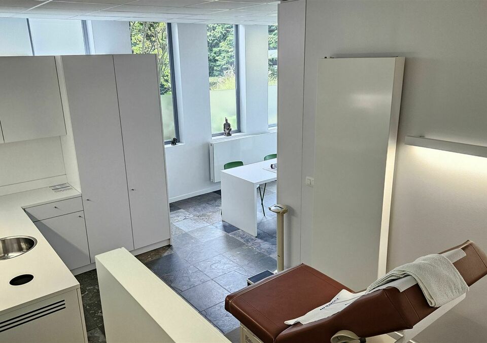 Handelspand met woonst te koop in GENK