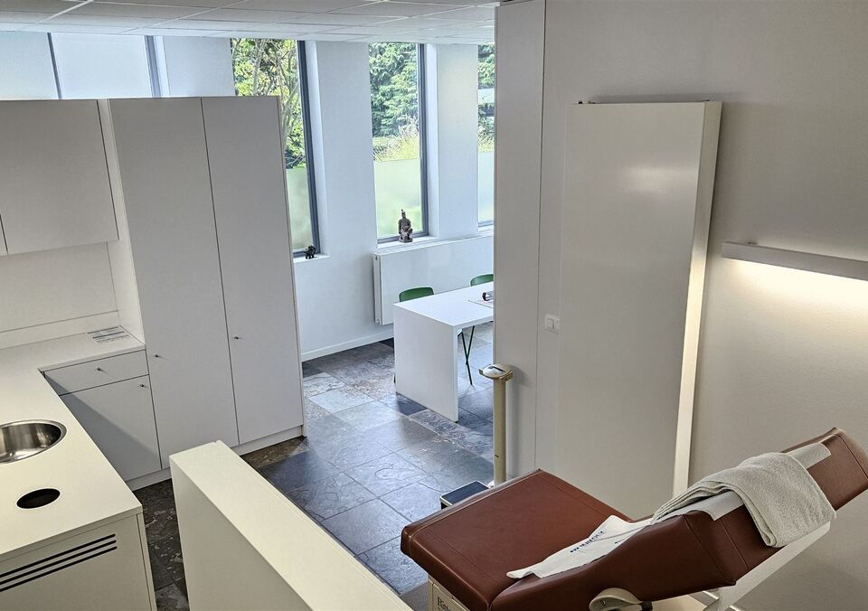 Handelspand met woonst te koop in GENK