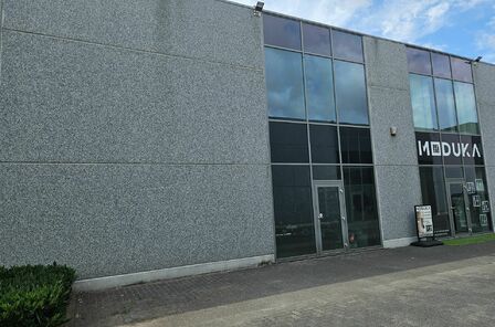 Bedrijfsgebouw te koop in DESSEL